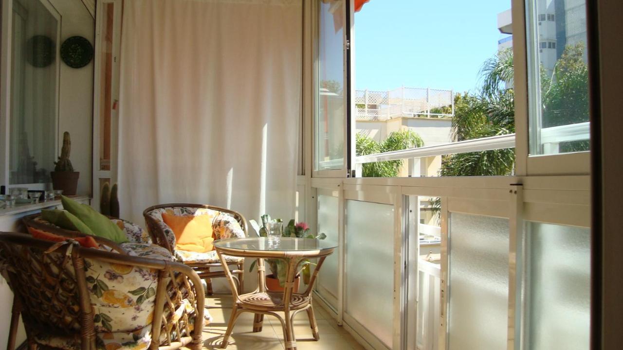 Ferienwohnung Apartamento La Carihuela - Urb. Eurosol Torremolinos Exterior foto
